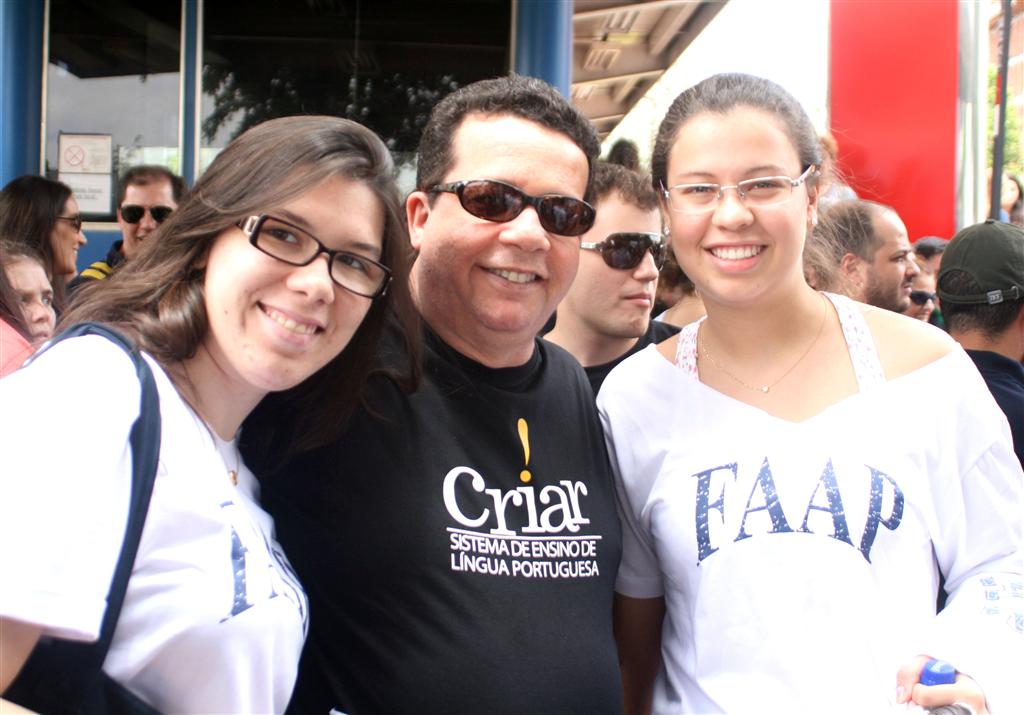 Equipe do Criar dá apoio aos estudantes na prova da Unesp