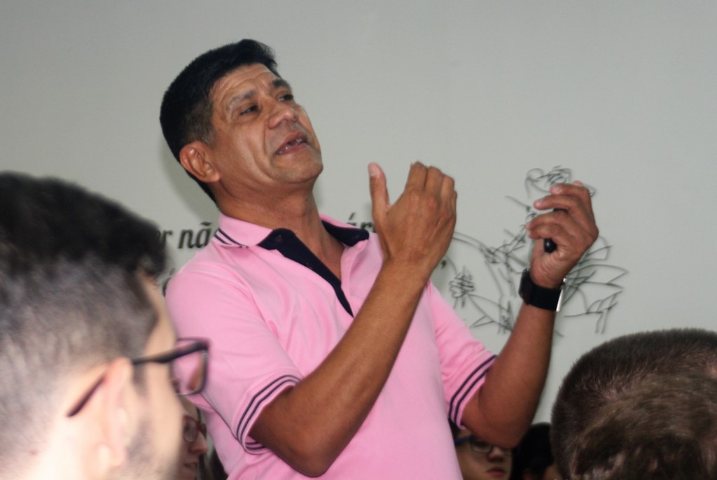 João Carlos Borda participa de aula especial no Criar