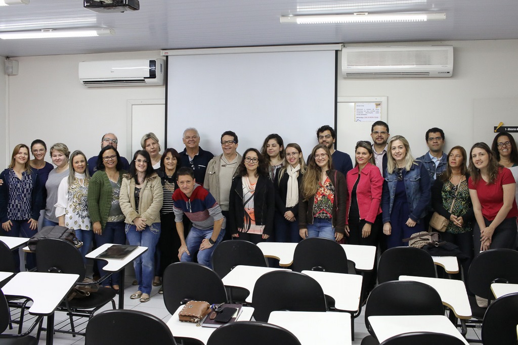 Criar Redação promove treinamento para equipe de professores e franqueados